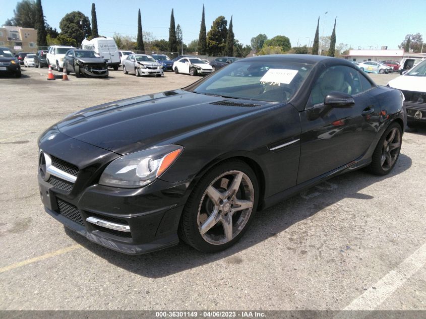 VIN WDDPK4HA6DF063965 2013 Mercedes-Benz SLK-Class,... no.2