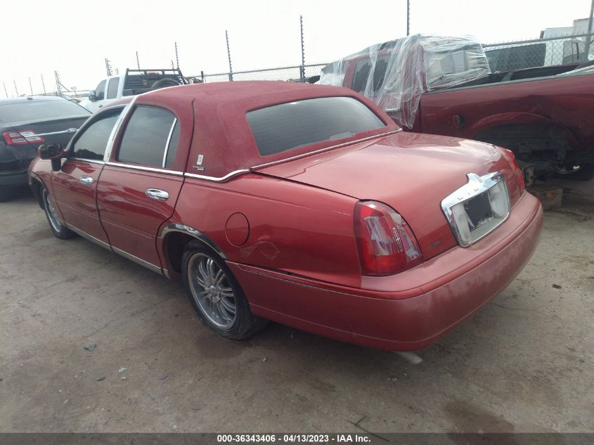 1998 Lincoln Town Car Signature VIN: 1LNFM82W1WY709069 Lot: 40523478