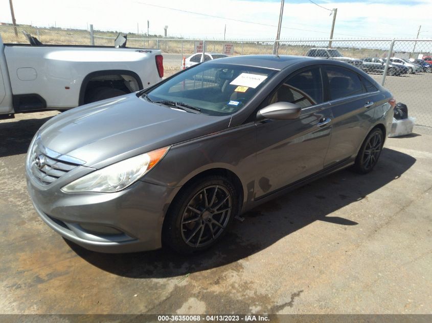 5NPEC4AC2BH137881 2011 Hyundai Sonata Se