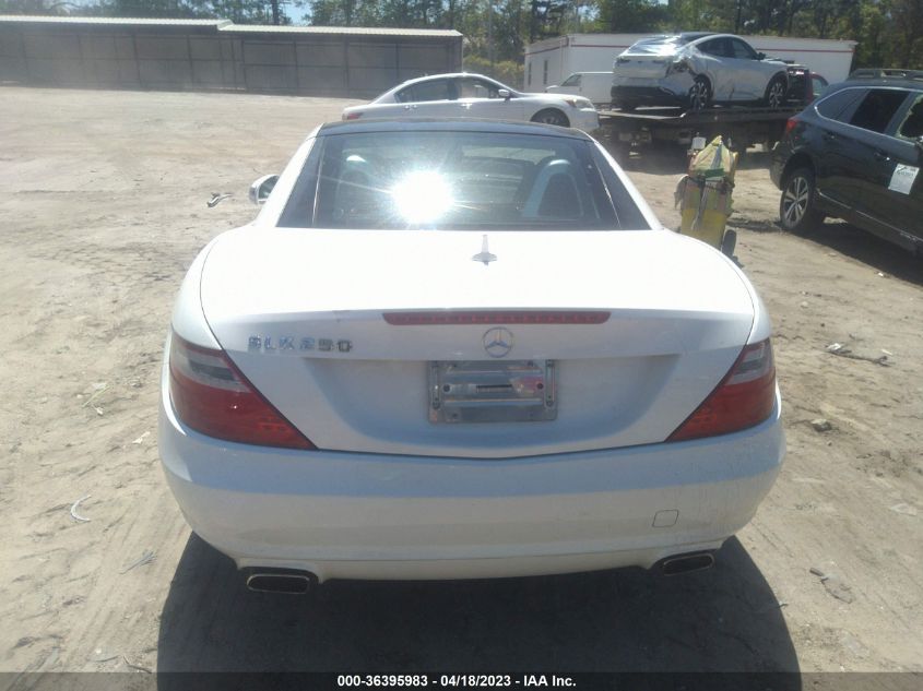 VIN WDDPK4HA3EF084175 2014 Mercedes-Benz SLK-Class,... no.8