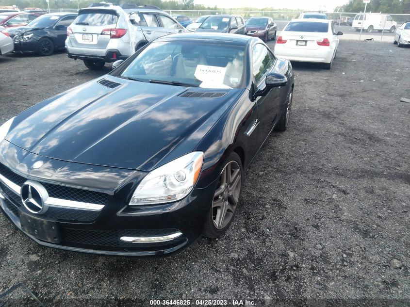 VIN WDDPK4HA1EF080674 2014 Mercedes-Benz SLK-Class,... no.2