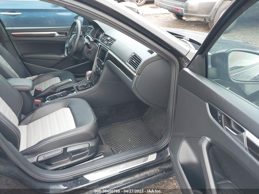 2018 VOLKSWAGEN PASSAT VIN: 1VWJM7A3XJC038004