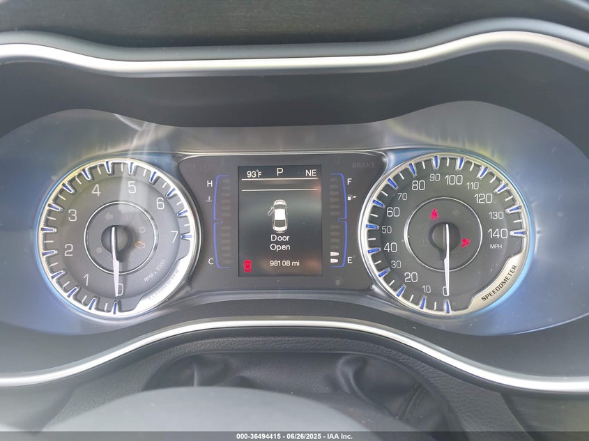 2015 Chrysler 200 Limited VIN: 1C3CCCAB2FN671613 Lot: 36494415