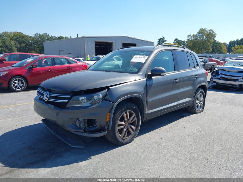 2015 Volkswagen Tiguan S, Правий бік, IAAI, VIN WVGAV7AX9FW612273 — фото 2