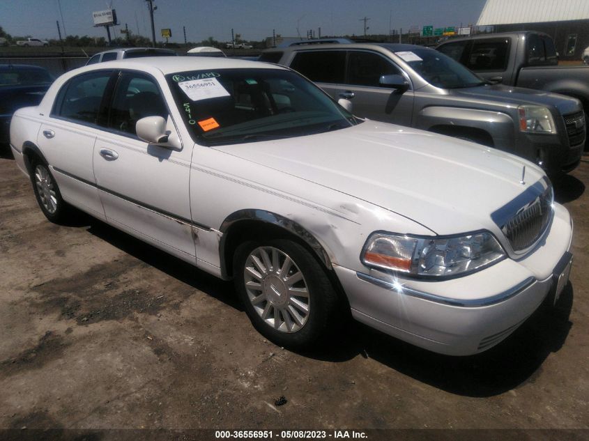 2004 Lincoln Town Car Signature VIN: 1LNHM81W94Y635410 Lot: 36556951