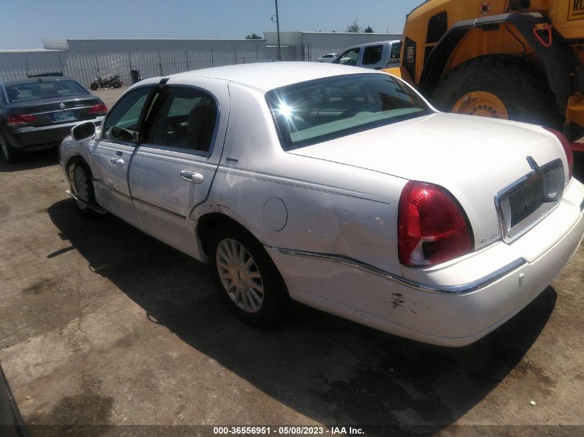 2004 Lincoln Town Car Signature VIN: 1LNHM81W94Y635410 Lot: 36556951