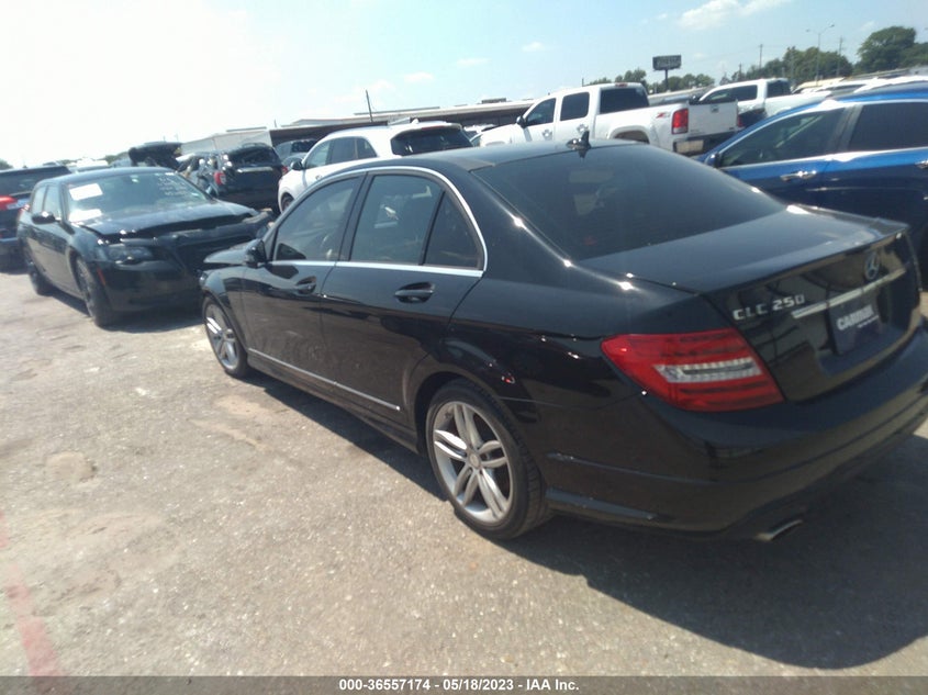2013 MERCEDES-BENZ C 250 SPORT/LUXURY - WDDGF4HB8DA782435