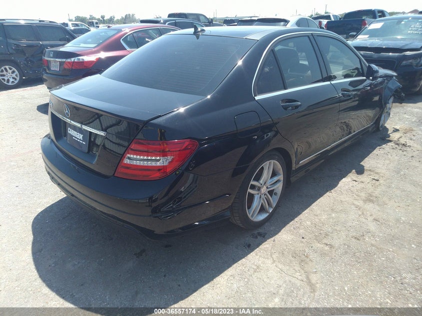 2013 MERCEDES-BENZ C 250 SPORT/LUXURY - WDDGF4HB8DA782435