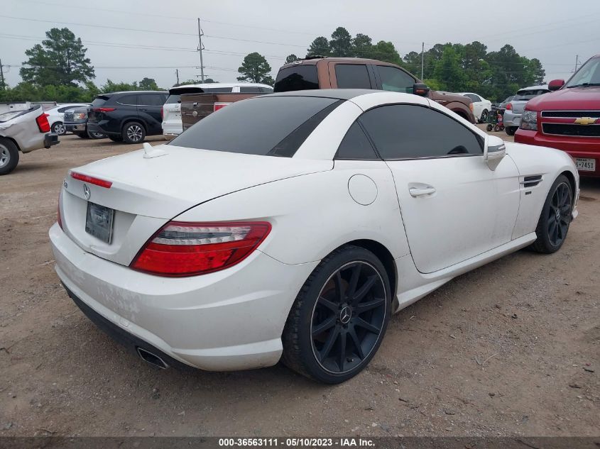 VIN WDDPK4HA3EF094608 2014 Mercedes-Benz SLK-Class,... no.4