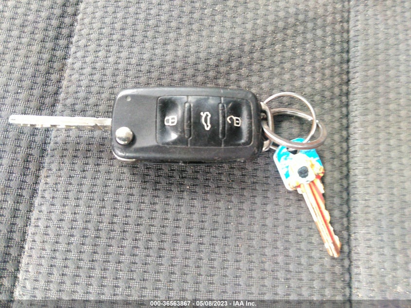 2013 VOLKSWAGEN JETTA SPORTWAGEN 2.5L S - 3VWPP7AJ0DM648240