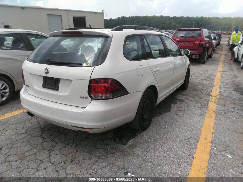 2013 VOLKSWAGEN JETTA SPORTWAGEN 2.5L S - 3VWPP7AJ0DM648240