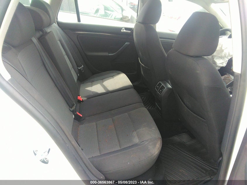 2013 VOLKSWAGEN JETTA SPORTWAGEN 2.5L S - 3VWPP7AJ0DM648240