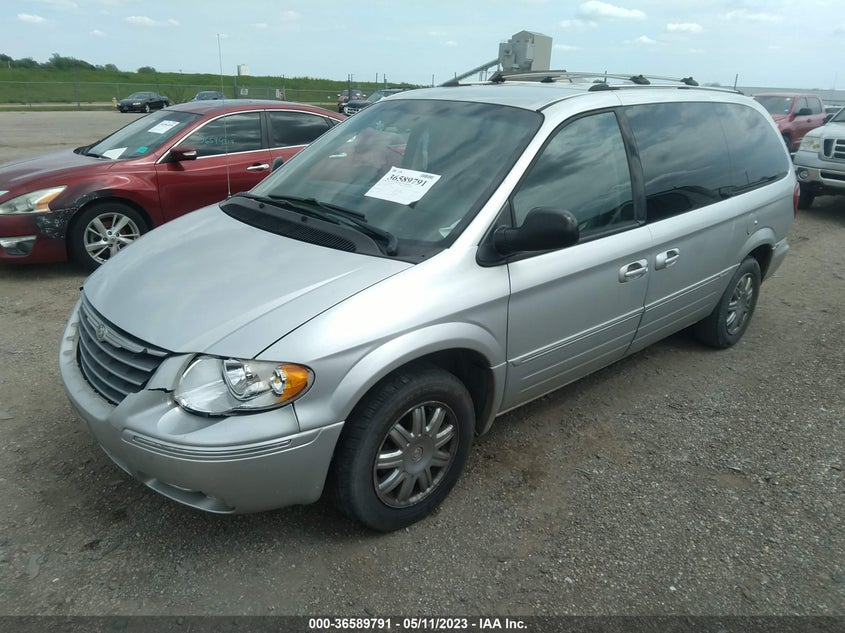 2005 Chrysler Town & Country Limited silver van gasoline 2C8GP64LX5R472669 photo #3