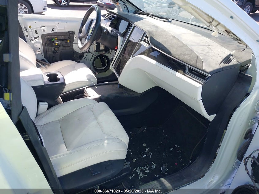 2017 TESLA MODEL X VIN: 5YJXCBE20HF050017