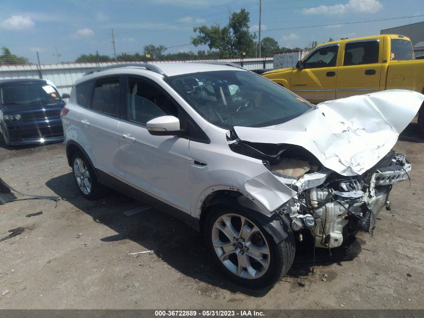 1FMCU0J99GUC78747 2016 Ford Escape Titanium