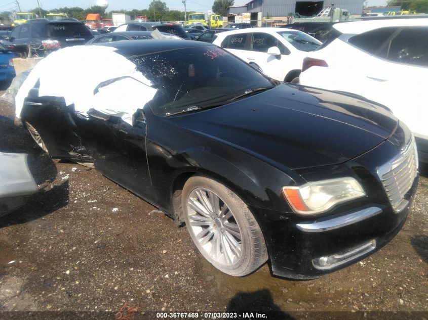 2C3CCAET4DH641137 2013 Chrysler 300C