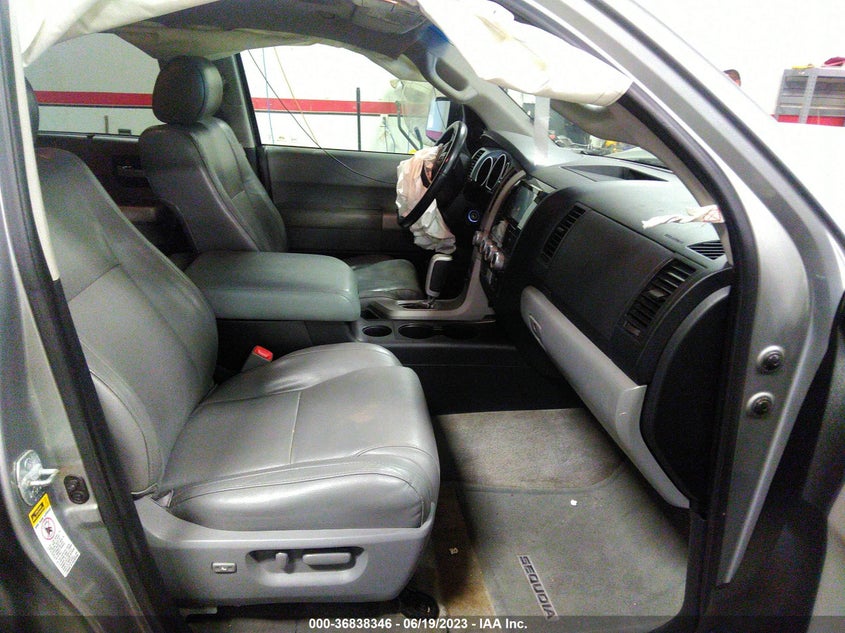 2008 Toyota Sequoia Platinum 5.7L V8 VIN: 5TDBY67AX8S011678 Lot: 36838346