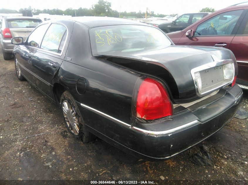 2009 Lincoln Town Car Signature Limited VIN: 2LNHM82V29X626786 Lot: 36844646