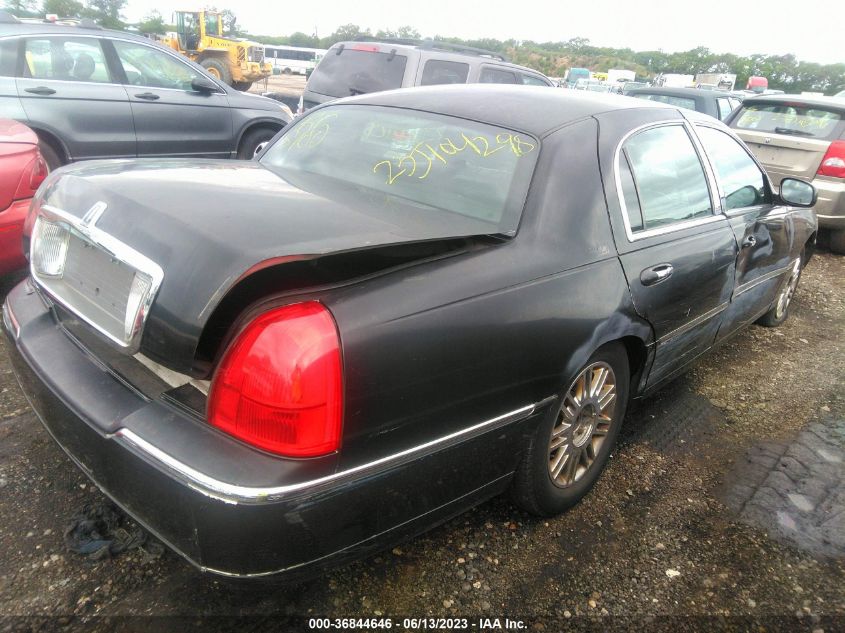 2009 Lincoln Town Car Signature Limited VIN: 2LNHM82V29X626786 Lot: 36844646