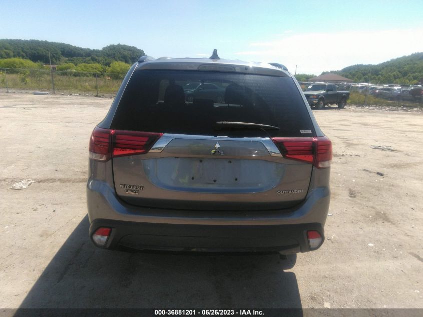 JA4AZ3A32JZ034565 2018 Mitsubishi Outlander Le