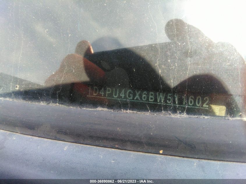 1D4PU4GX6BW511602 2011 Dodge Nitro Heat