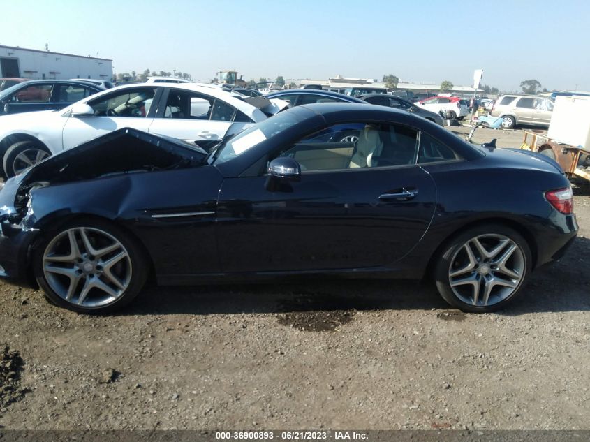 VIN WDDPK3JA0GF115793 2016 Mercedes-Benz SLK-Class,... no.14