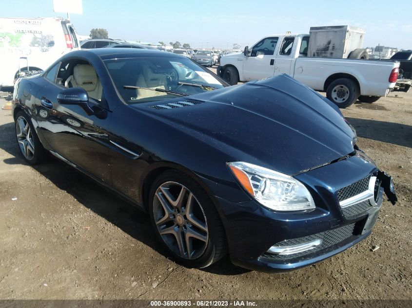 VIN WDDPK3JA0GF115793 2016 Mercedes-Benz SLK-Class,... no.1