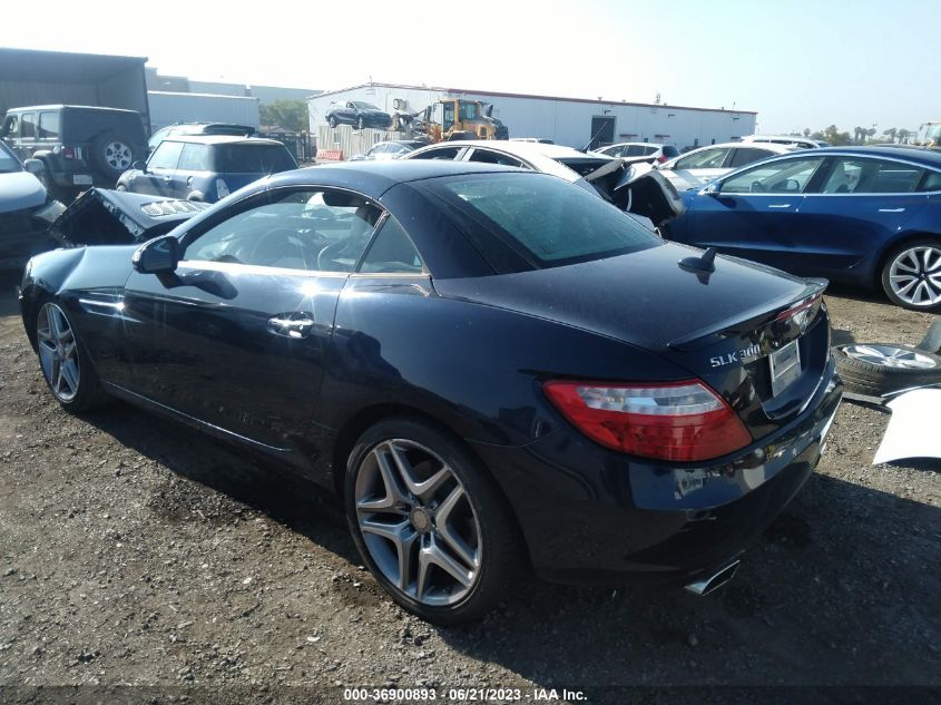 VIN WDDPK3JA0GF115793 2016 Mercedes-Benz SLK-Class,... no.3