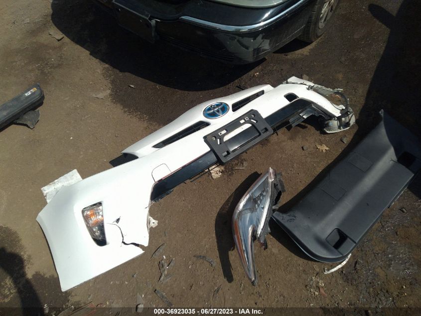 JTDKN3DU6E0390019 2014 Toyota Prius Three