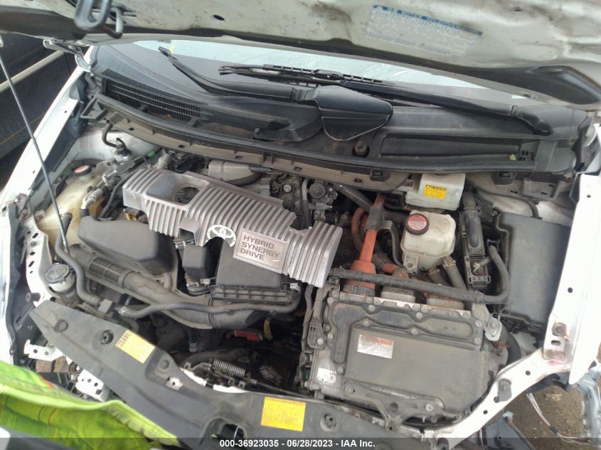 JTDKN3DU6E0390019 2014 Toyota Prius Three