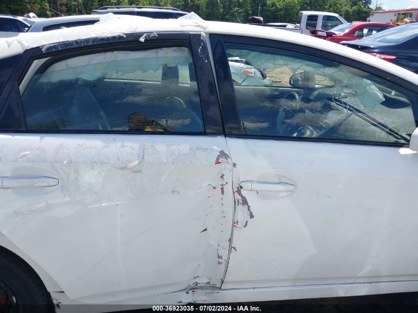 JTDKN3DU6E0390019 2014 Toyota Prius Three