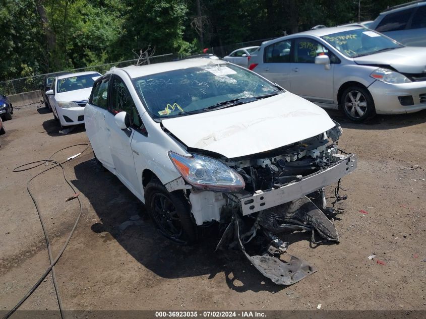 JTDKN3DU6E0390019 2014 Toyota Prius Three