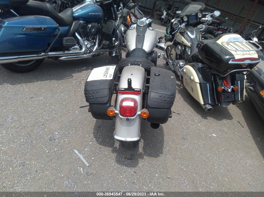 2018 HARLEY-DAVIDSON FLHC HERITAGE CLASSIC 1HD1YAJ18JC027102
