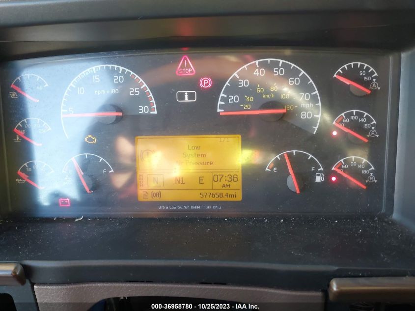 2018 Volvo Vn Vnl VIN: 4V4NC9EH4JN886851 Lot: 36958780