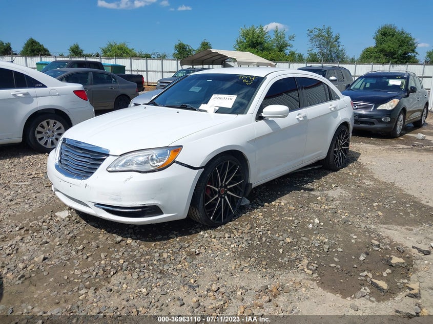 2013 CHRYSLER 200 VIN: 1C3CCBAB2DN640675
