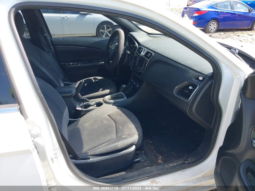 2013 CHRYSLER 200 VIN: 1C3CCBAB2DN640675