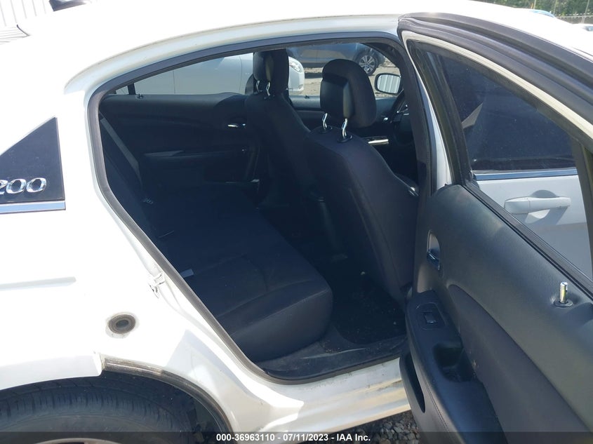 2013 CHRYSLER 200 VIN: 1C3CCBAB2DN640675