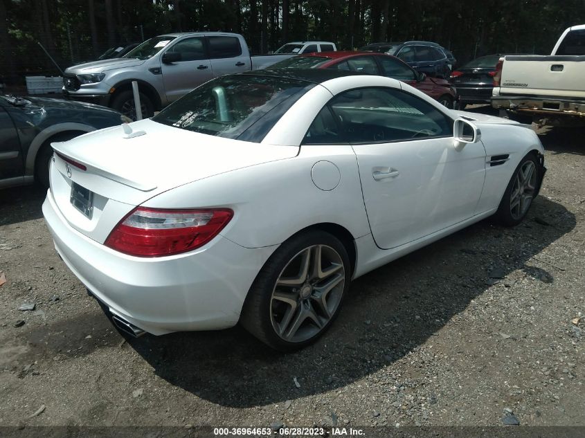 VIN WDDPK4HA5FF096765 2015 Mercedes-Benz SLK-Class,... no.4