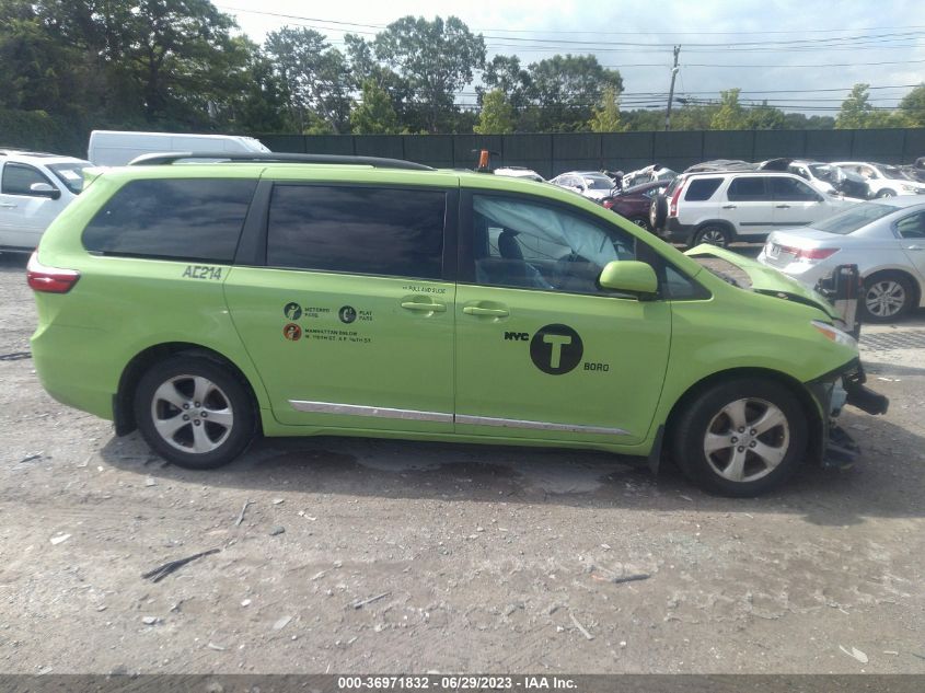 5TDKZ3DCXHS809146 2017 Toyota Sienna Le 8 Passenger