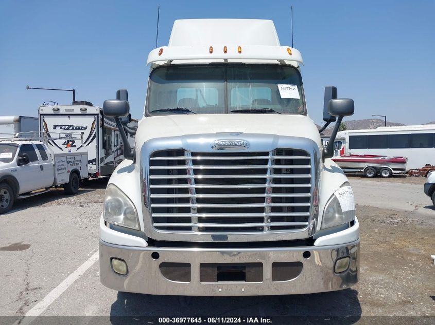 2015 Freightliner Cascadia 125 VIN: 3AKBGDD53FSGD0695 Lot: 36977645