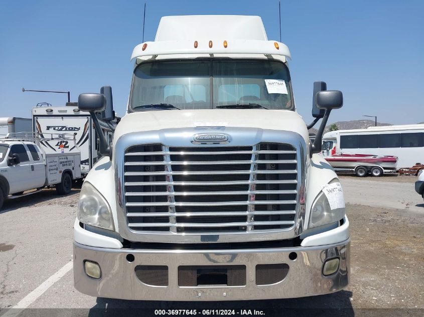 2015 Freightliner Cascadia 125 VIN: 3AKBGDD53FSGD0695 Lot: 36977645