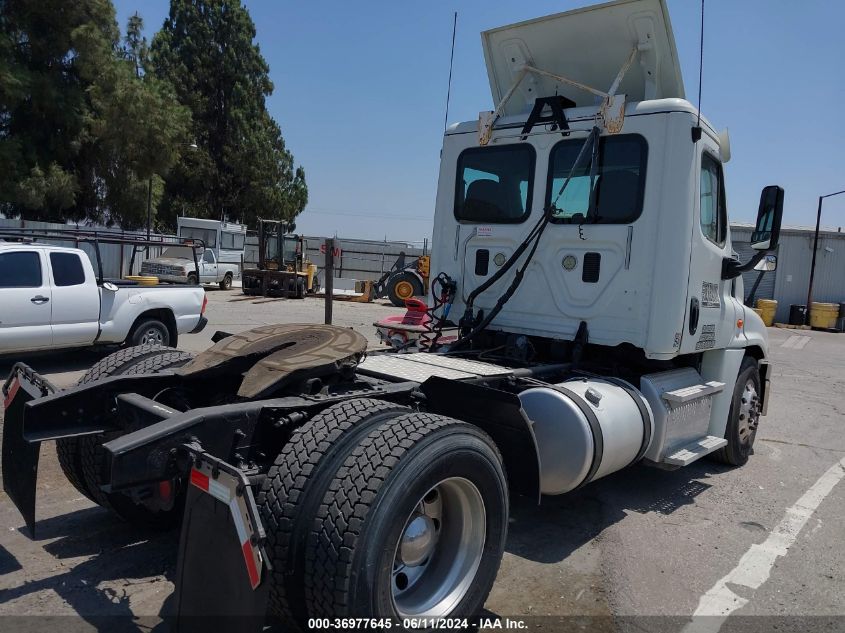 2015 Freightliner Cascadia 125 VIN: 3AKBGDD53FSGD0695 Lot: 36977645