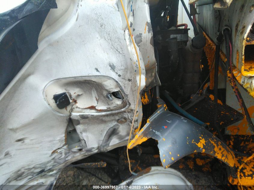 2004 GMC T-Series F7B042 VIN: 1GDP7F1334F504790 Lot: 36997957