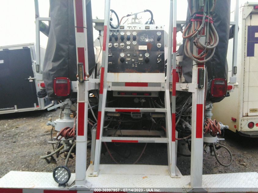 2004 GMC T-Series F7B042 VIN: 1GDP7F1334F504790 Lot: 36997957