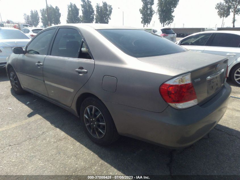 2005 Toyota Camry Xle/Se/Std/Le VIN: 4T1BE32K35U018899 Lot: 37005428