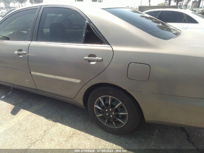 2005 Toyota Camry Xle/Se/Std/Le VIN: 4T1BE32K35U018899 Lot: 37005428