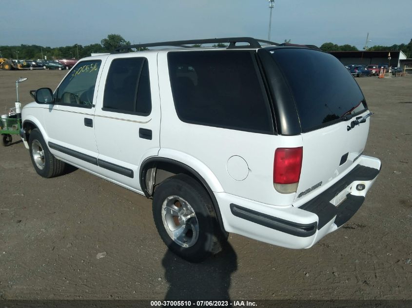 1998 Chevrolet Blazer Lt VIN: 1GNCS13WXW2272606 Lot: 37005510