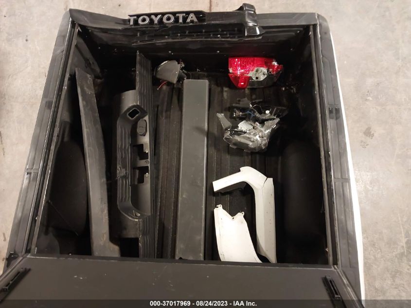 5TFDW5F18HX619199 2017 Toyota Tundra Sr5 5.7L V8