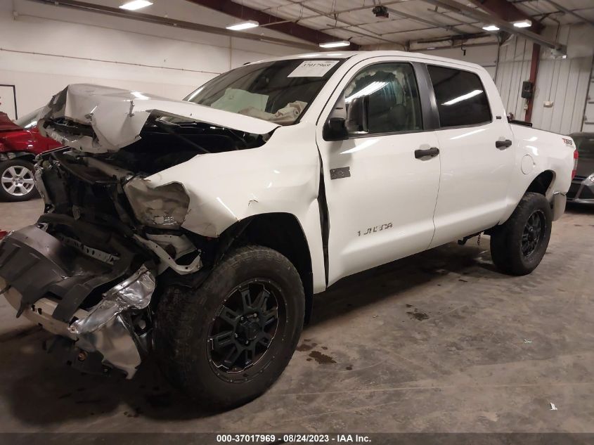 5TFDW5F18HX619199 2017 Toyota Tundra Sr5 5.7L V8