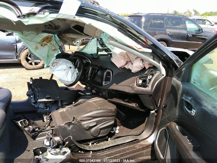 3C4NJDCB3LT239105 2020 JEEP COMPASS photo no. 5